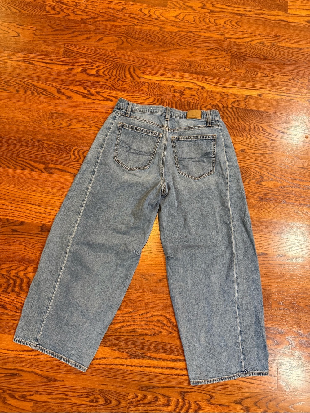 American Eagle Strigid Dreamy Drape Barrel Women 4 Short Denim Pant Jeans